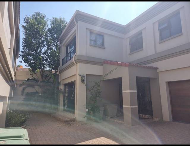 3 BEDROOM HOUSE FOR SALE IN DOWERGLEN